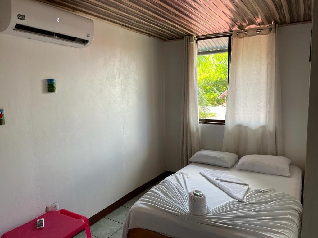 Casa Caribe Bed and Breakfast Tortuguero Buitenkant foto